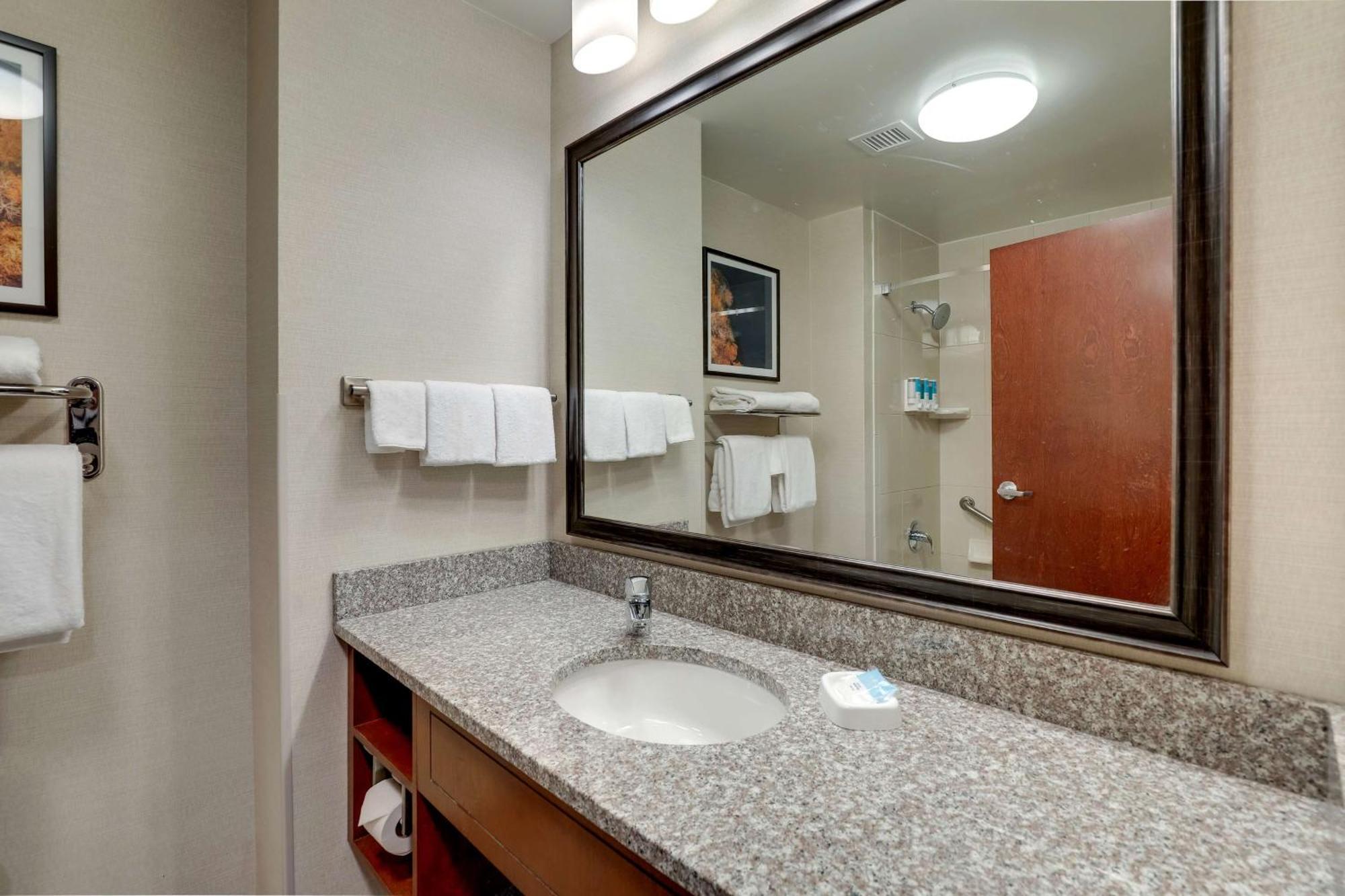 Drury Plaza Hotel Mt Vernon Mount Vernon Buitenkant foto